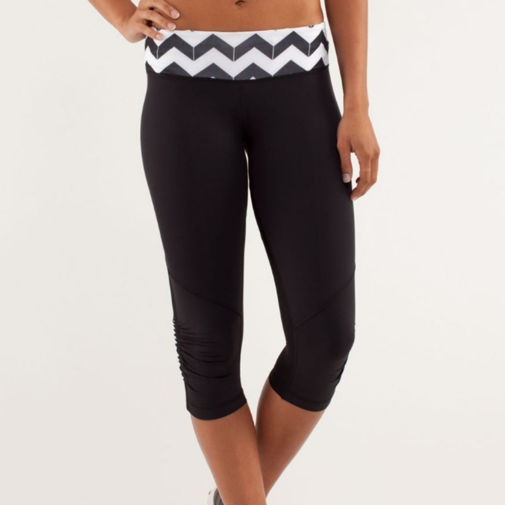 Lululemon Run for Your Life Black And White Crop Low Rise sz 4